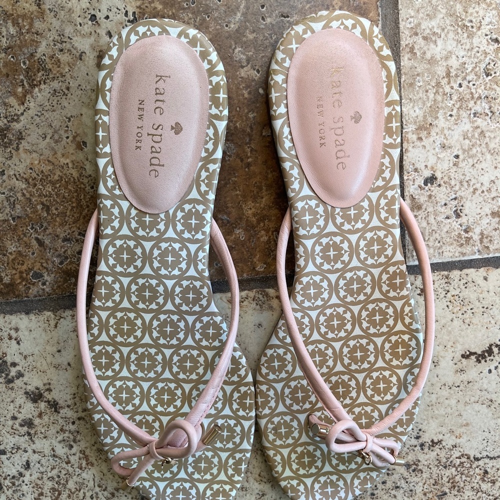 Cute pink sandals.